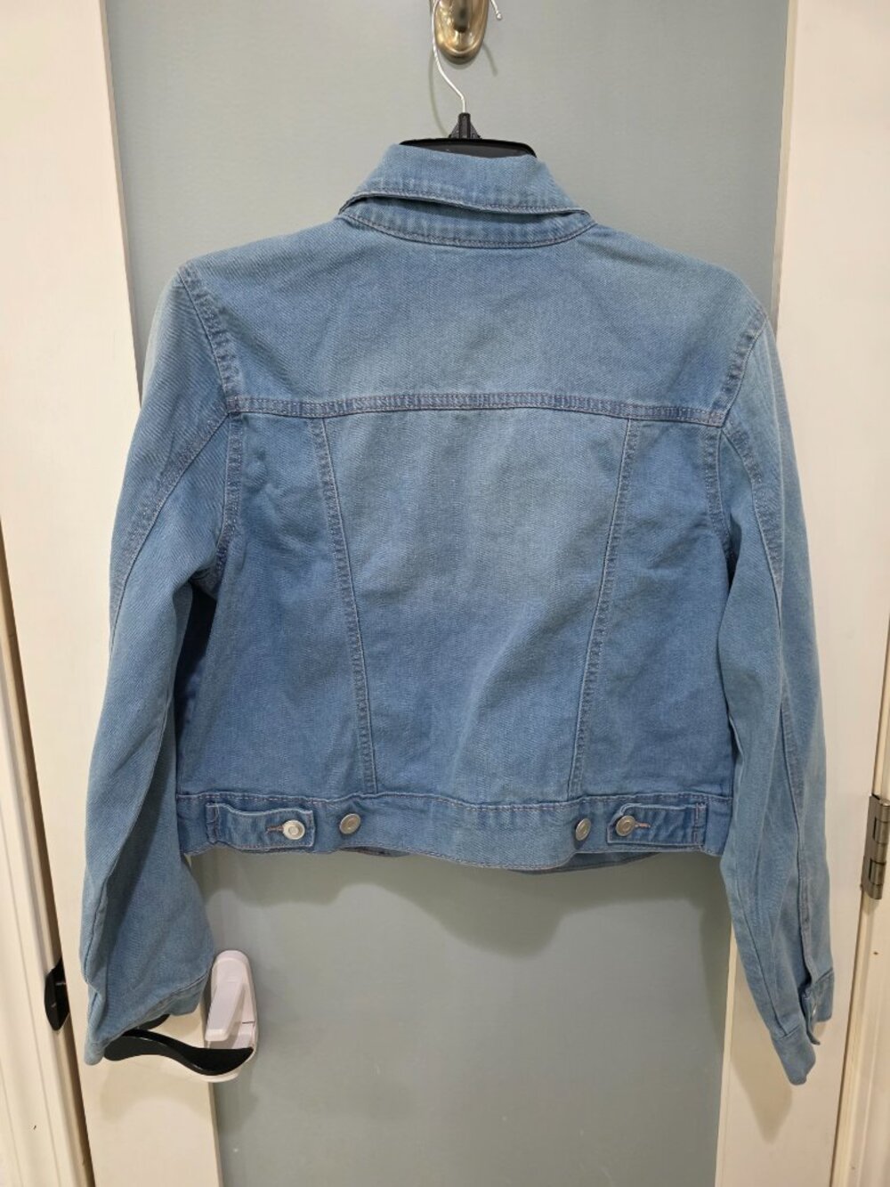 Baccini Light Wash Denim Jean Jacket – Women’s Small Button Front Classic - Picture 10 of 12